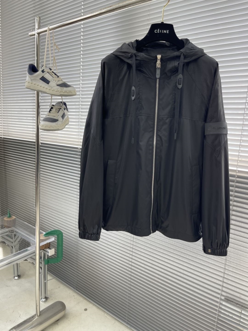 l0vis Vvtt0n outwear